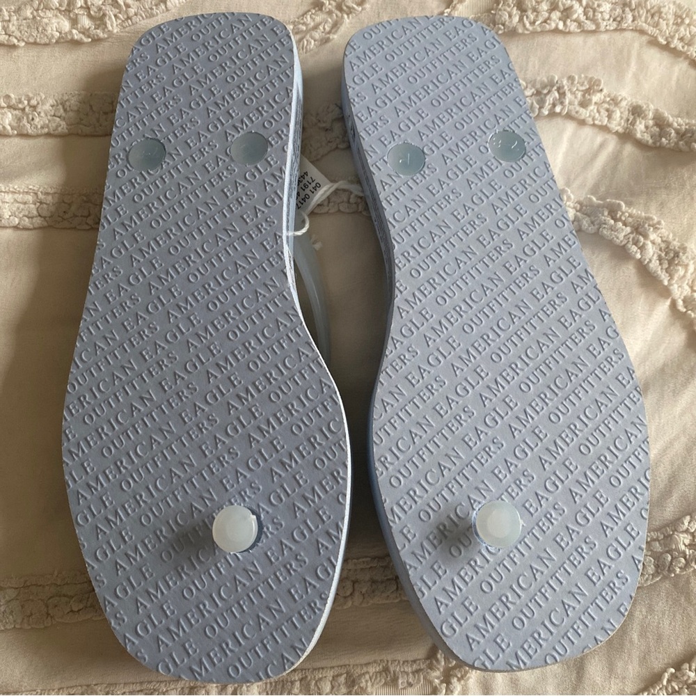 American Eagle Outfitters Light Blue Floral Flip Flops - Picture 6 of 7